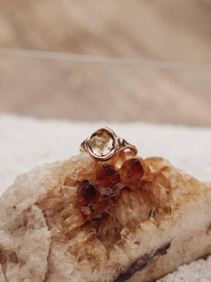 Soleli-ringen för wholesale av River + Sage Jewelry