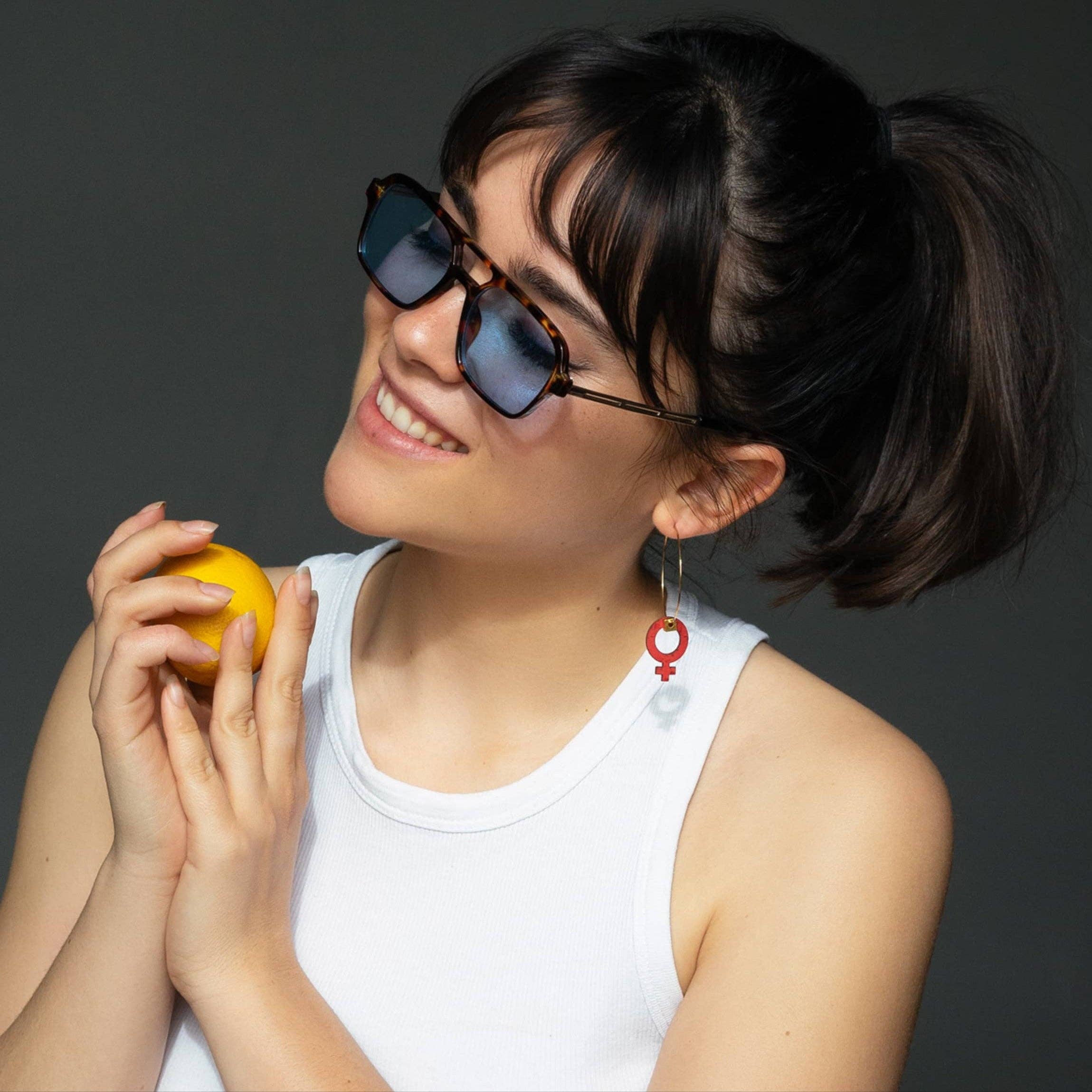 Matcha Paris – wholesale Hängande örhängen – Fri kvinna – Omatchade örhängen2