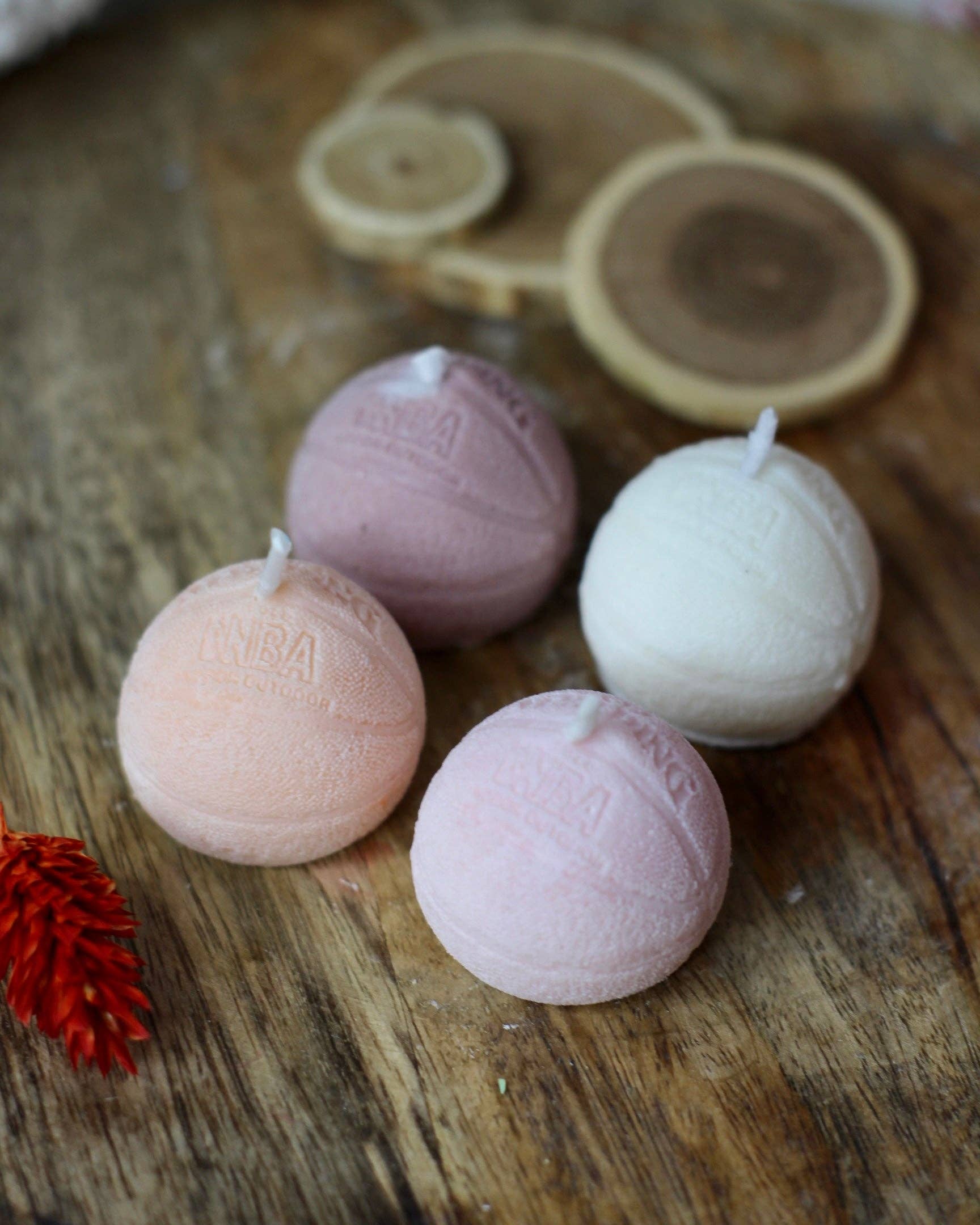 Meet me at the corner - Wholesale Novelty Candle - Set of 4 candles in the shape of a basketball0