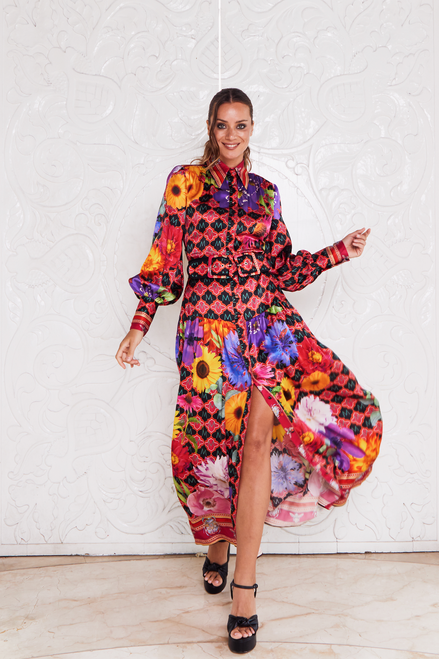 MACKENZIEMODE – Engroshandel Kjole - Dame – KEJSERINDE SILKE MAXI ~ HEMMELIG HAVE0