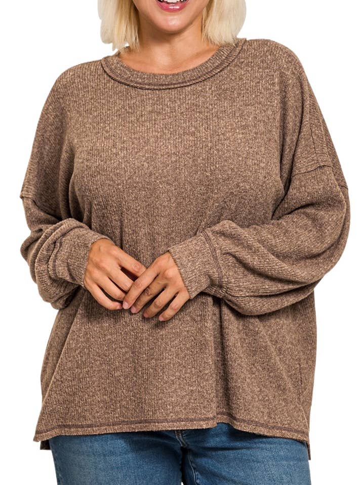 Pull à épaules tombantes en tissu Hacci côtelé brossé à coutures apparentes pour la vente par Vanilla Monkey