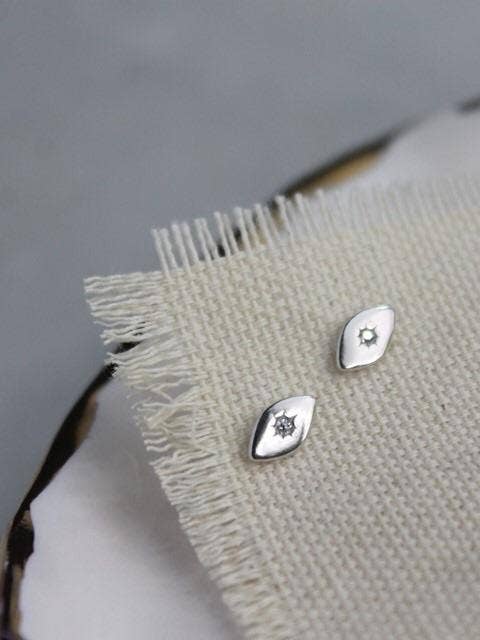 Silver Evil Eye Ö för wholesale av BELLA BUDDHA BEADS