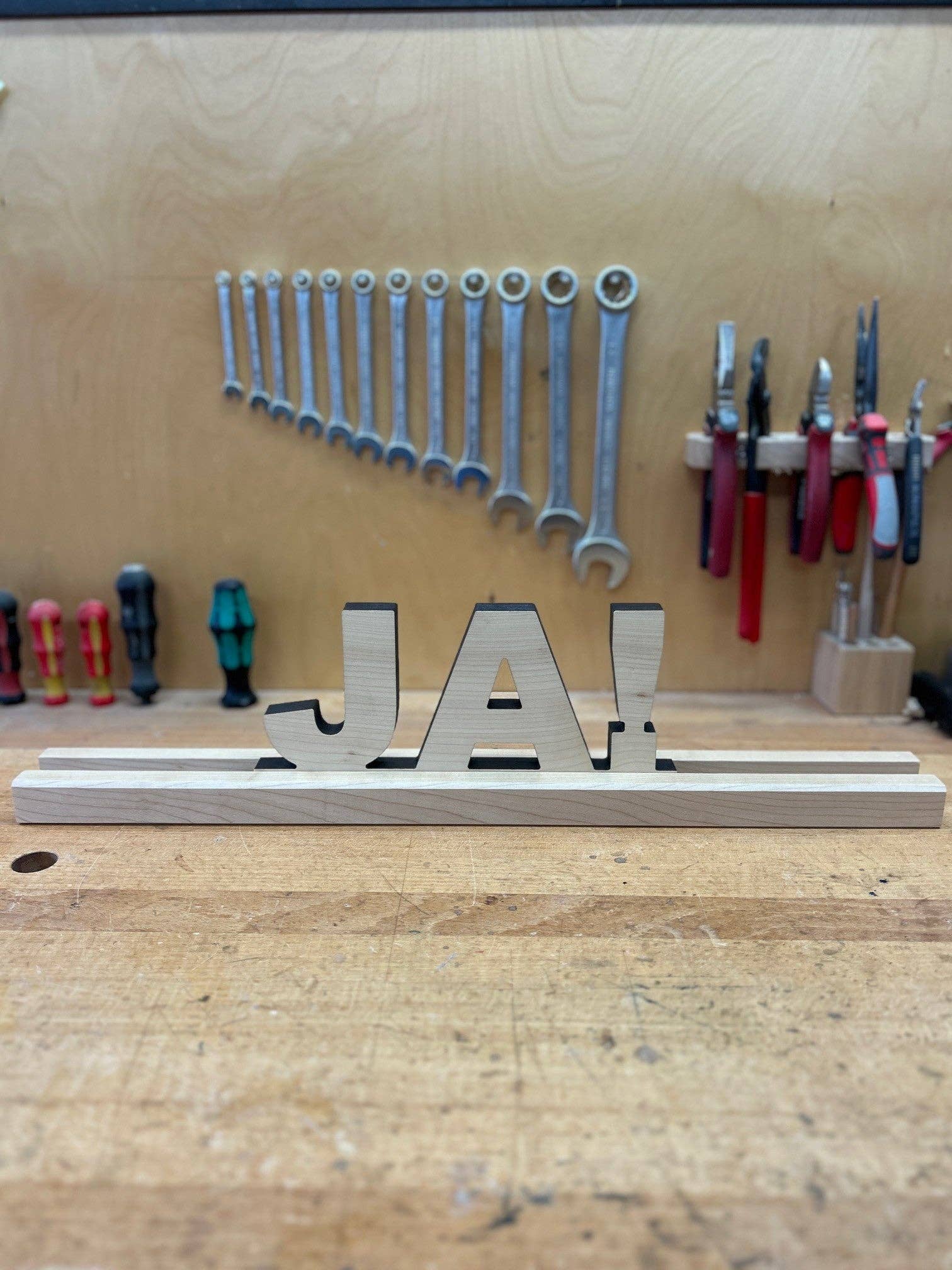 e+m Holzprodukte - Wholesale Desk Riser - Display3