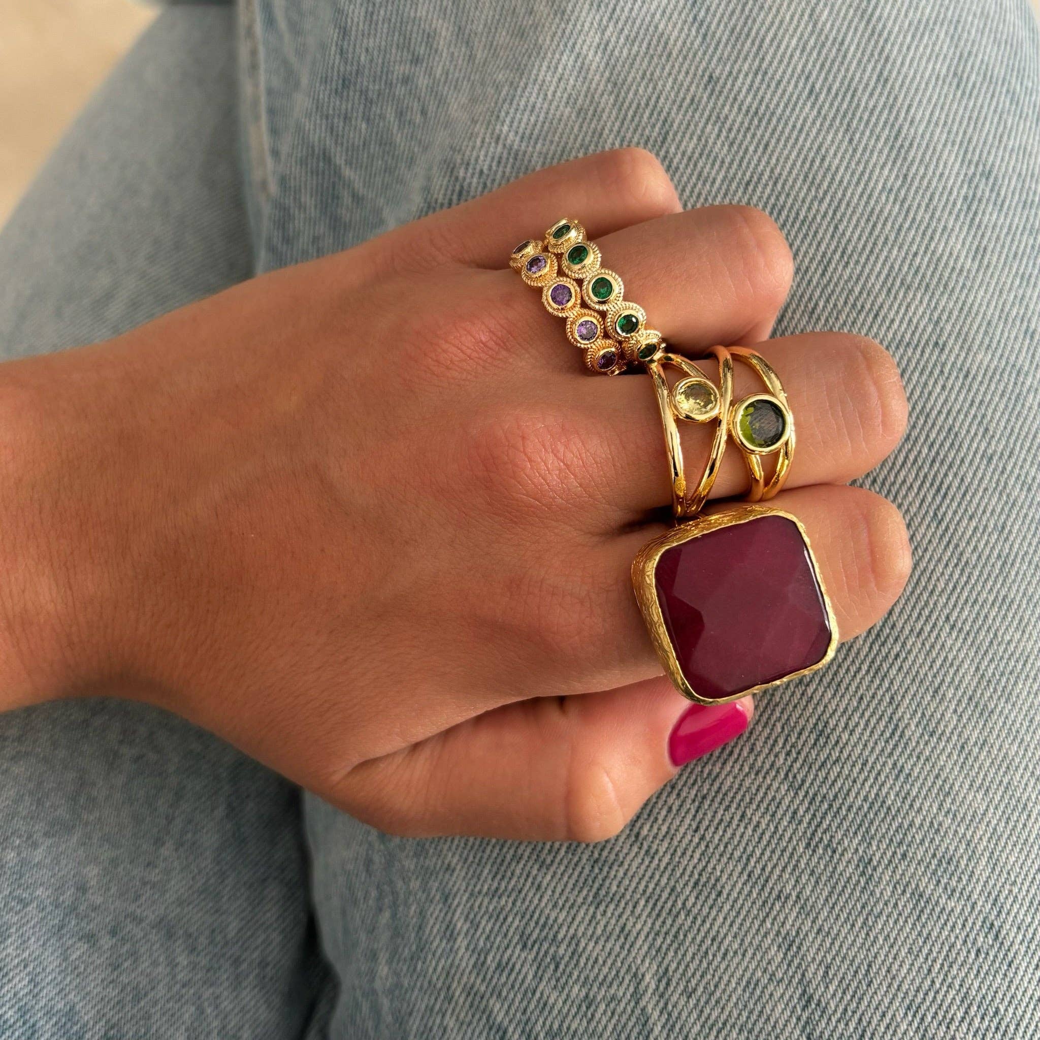 Woonder - Wholesale Cocktail/Statement Ring - Magenta Tampa Ring1