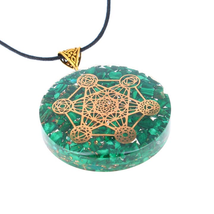 Ciondoli Metatron in Orgone e Malachite autentica, diametro 5 cm per la vendita all'ingrosso da parte di Artisans de Madagascar