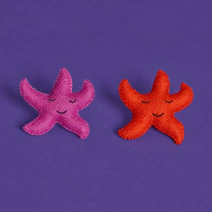 Jouet étoile de mer en laine pour chat pour la vente par Ware of the Dog
