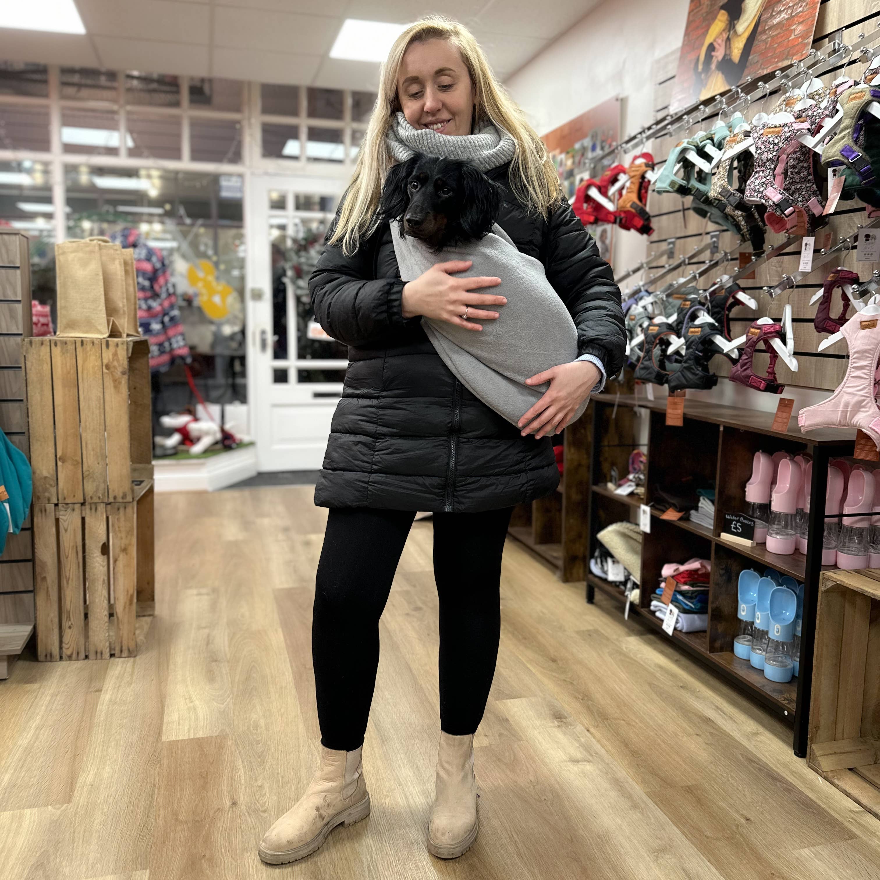 Hugo and Ted Ltd - Vente Caisse de transport – chien - Écharpe porte-chien en polaire11