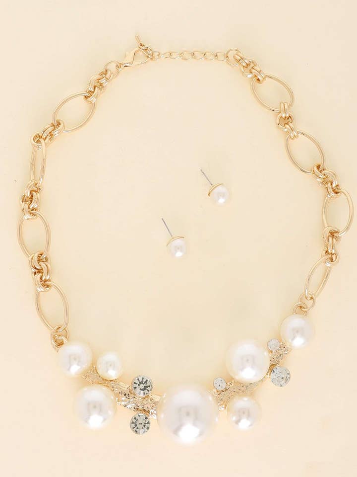 SET DI COLLANA A GRAPPOLO CON STRASS DI PERLE 80 per la vendita all'ingrosso da parte di anbfashion