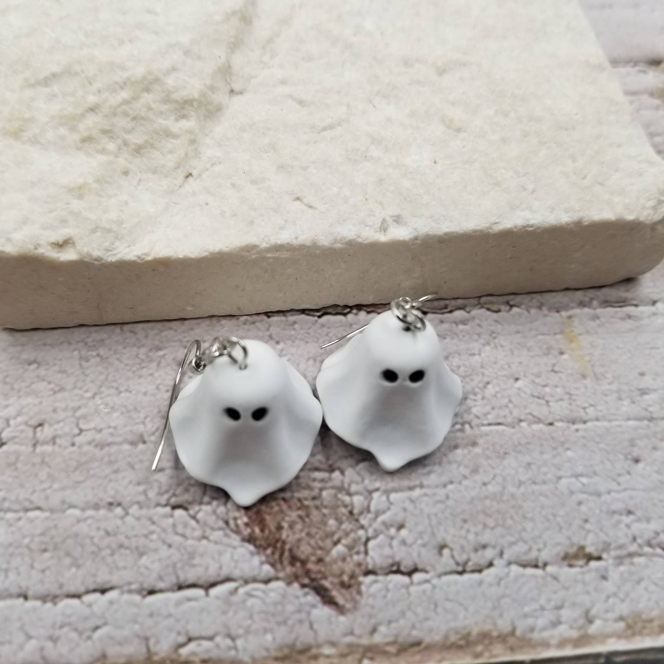 Treasure Wholesale - Wholesale Stud/Post Earrings - Halloween Ghost Earrings1