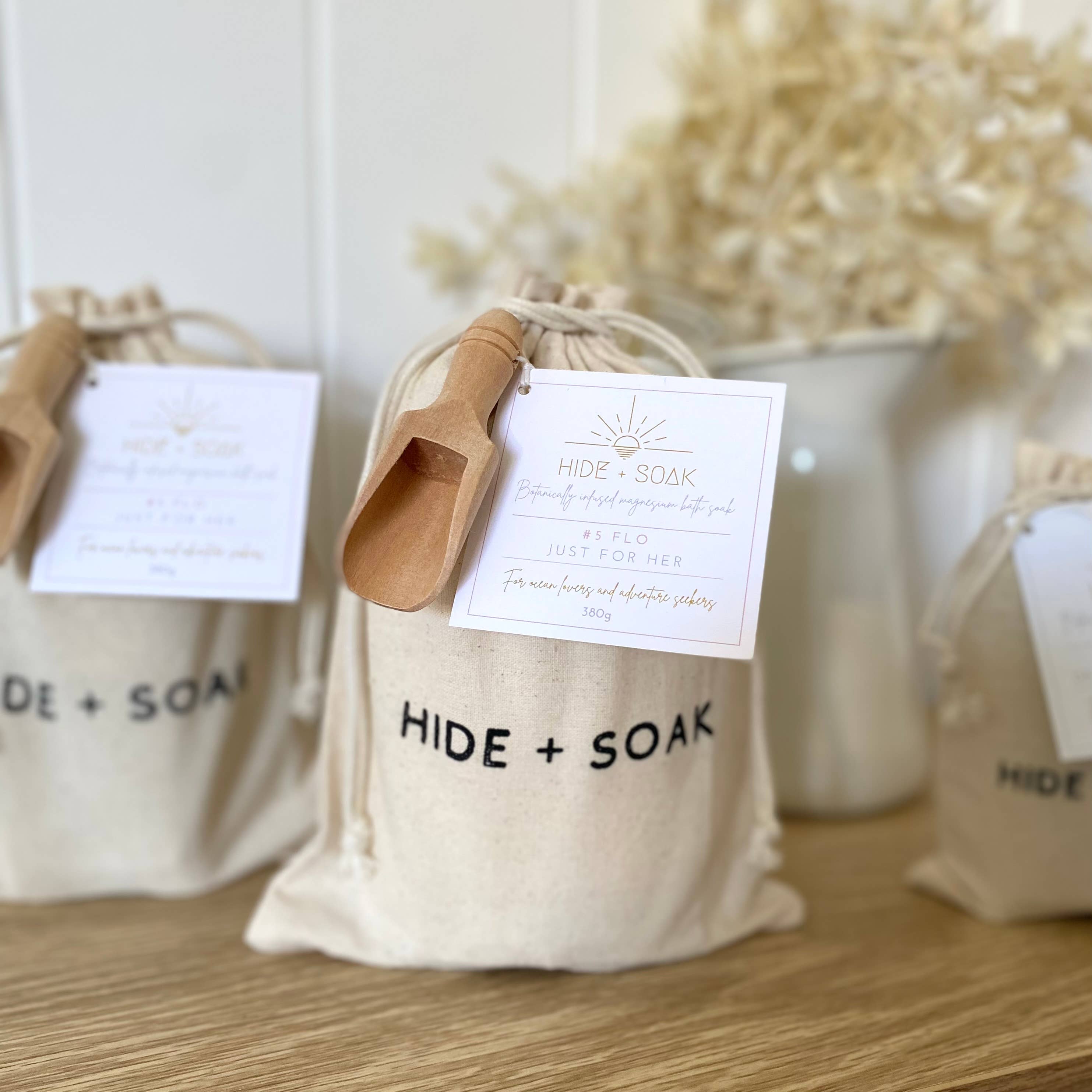 Hide + Soak | Luxurious Bath Soaks & Magnesium Oil - Vente Lait de bain - #5 Flo - Just For Her - Sels de Bain + Pieds au Magnésium1