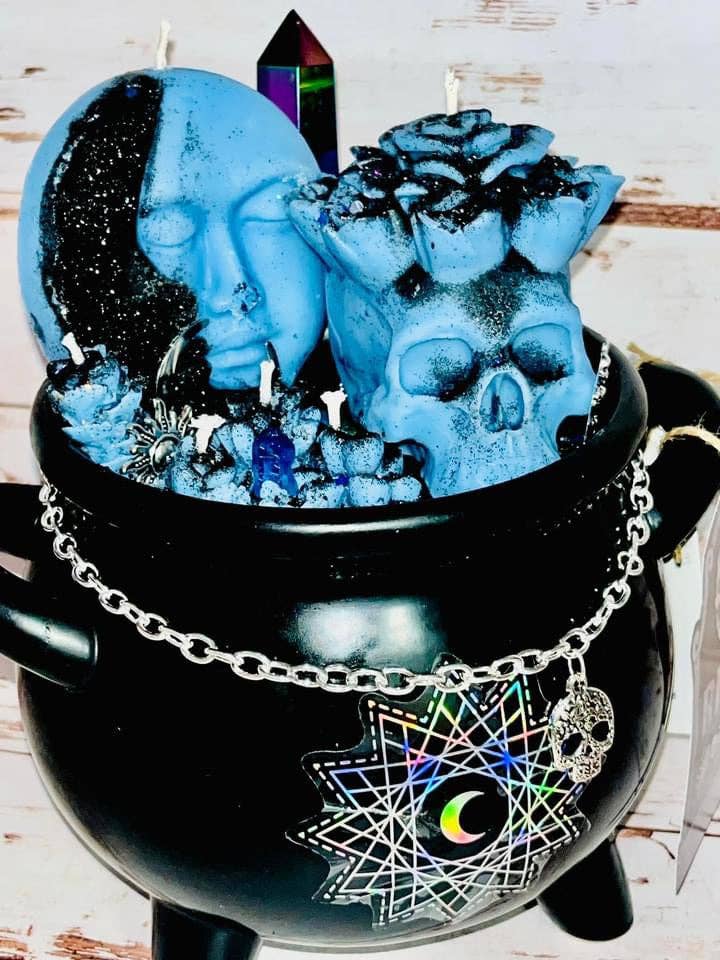 Stor blå og sort sol/måne-lys med blomstrende kranium og sukkulenter for engroshandel hos Ethereal Elements CT