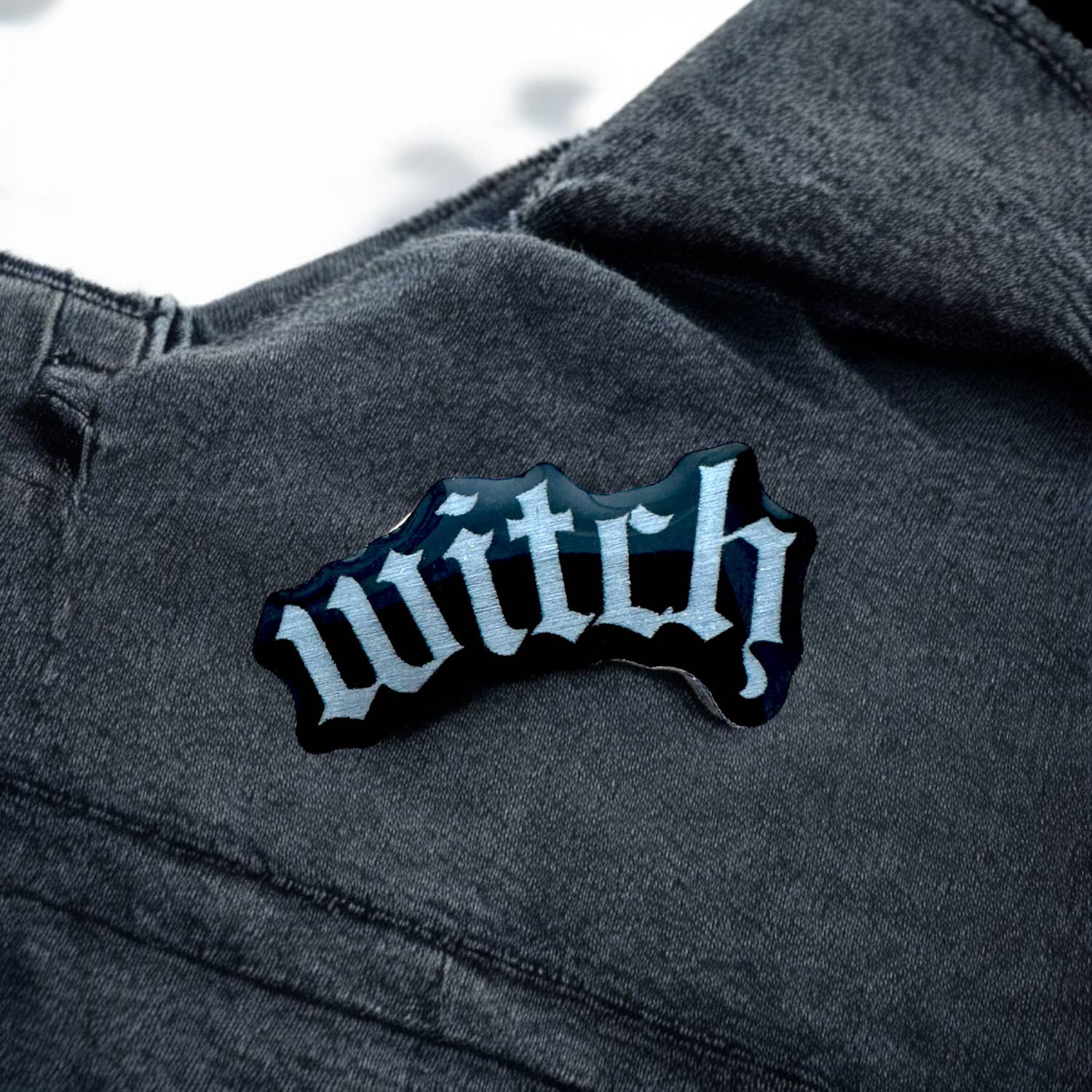 The Enamel Pin Factory - Vente Épinglettes/boutons - Sorcière - Badge Émaillé Éco