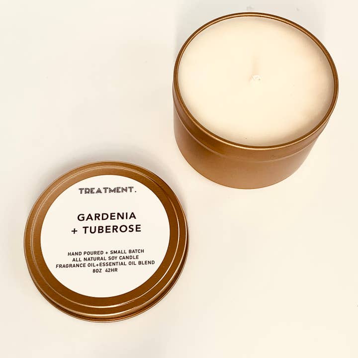 Gardenia + Tuberosa per la vendita all'ingrosso da parte di Treatment. Candle Co