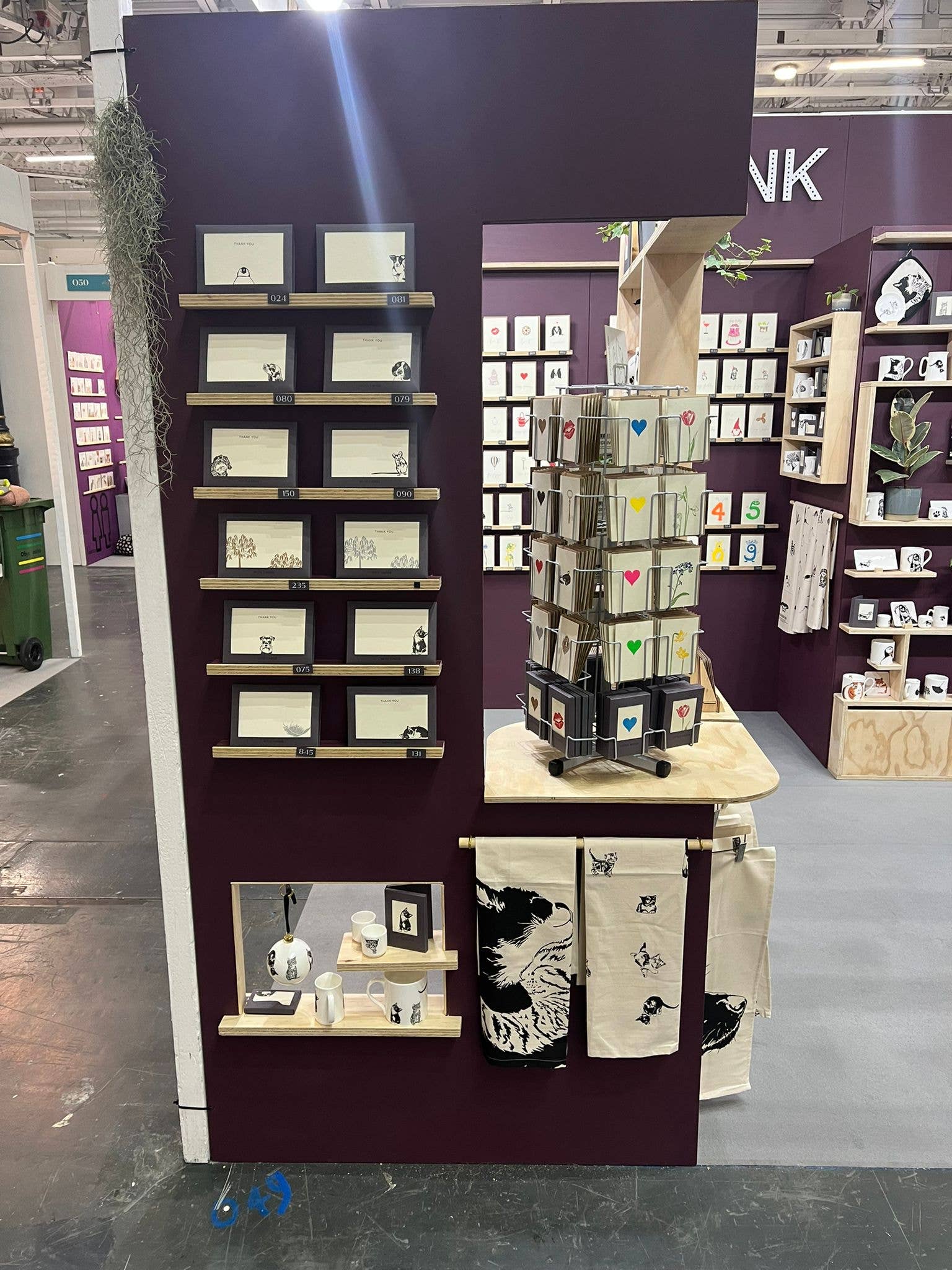 Penguin Ink – wholesale Everyday greeting card – Little Notes desk top spinner |  £18 when you fill it!2