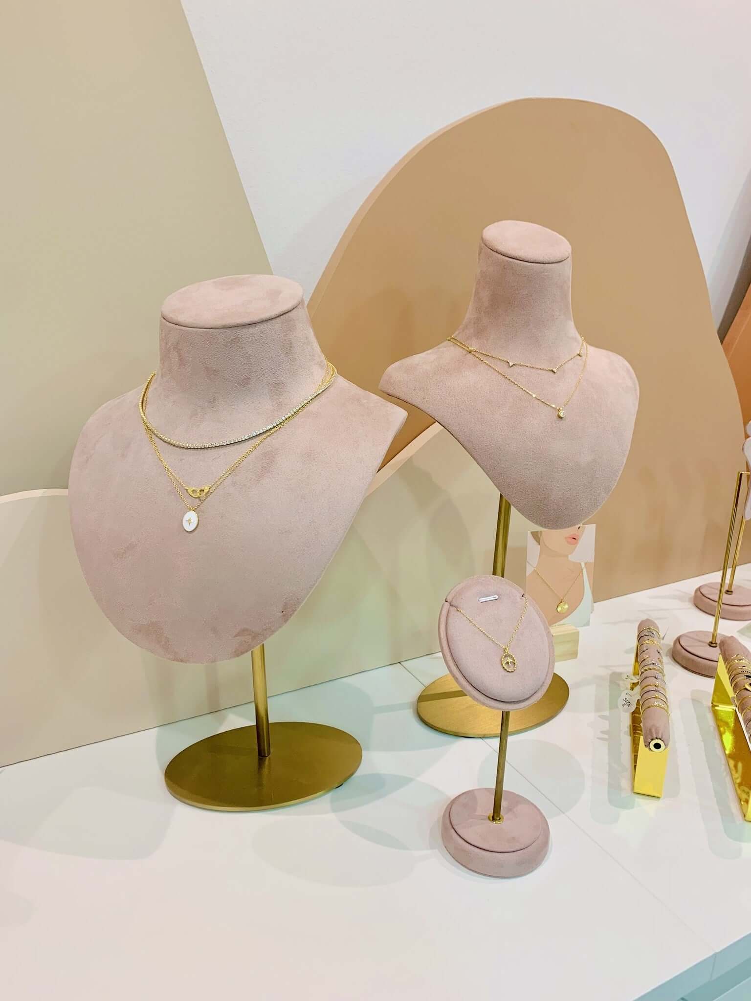 Folie à Trois - Wholesale Jewelry Stand & Display - Mannequin Velvet DISPLAY3