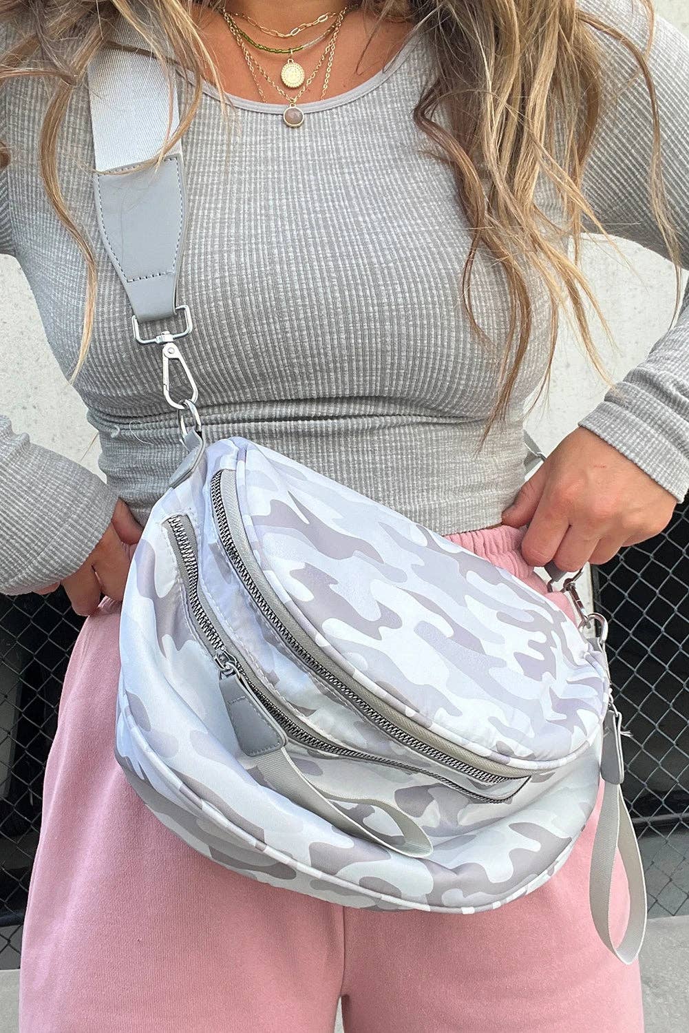 Suhkasana - Wholesale Crossbody Bag - Women's - Camo Print Crossbody Shoulder Bag with Gold Chain Detail16