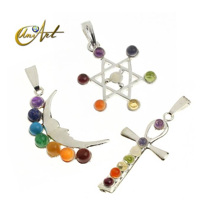 Ciondoli con pietre chakra e simboli esoterici per la vendita all'ingrosso da parte di UniArt