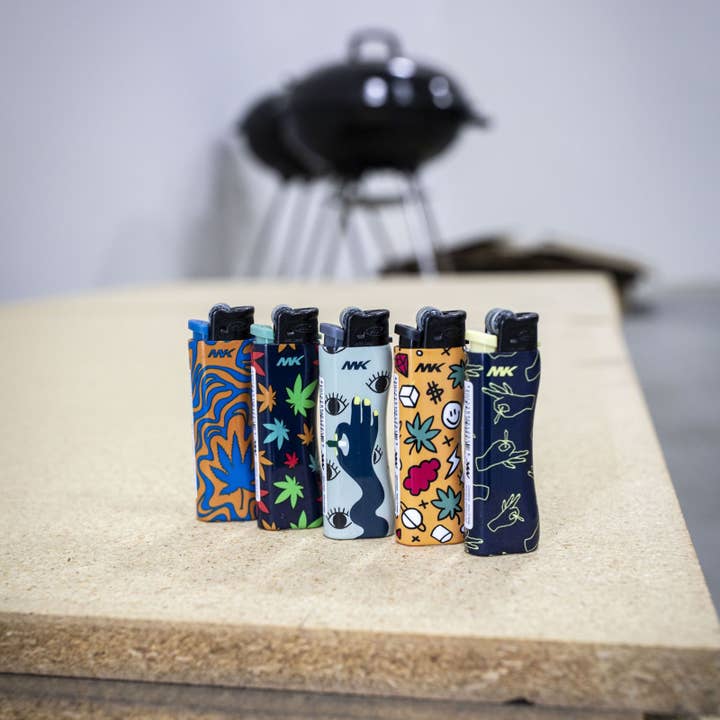 MK Lighter Company - Vendita all'ingrosso Accendini - Accendini MK Lighter 9G Flint Strike ricaricabili Plant - 50 pezzi