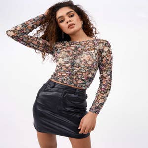 Wholesale black lace long sleeve crop top For Stylish Expression