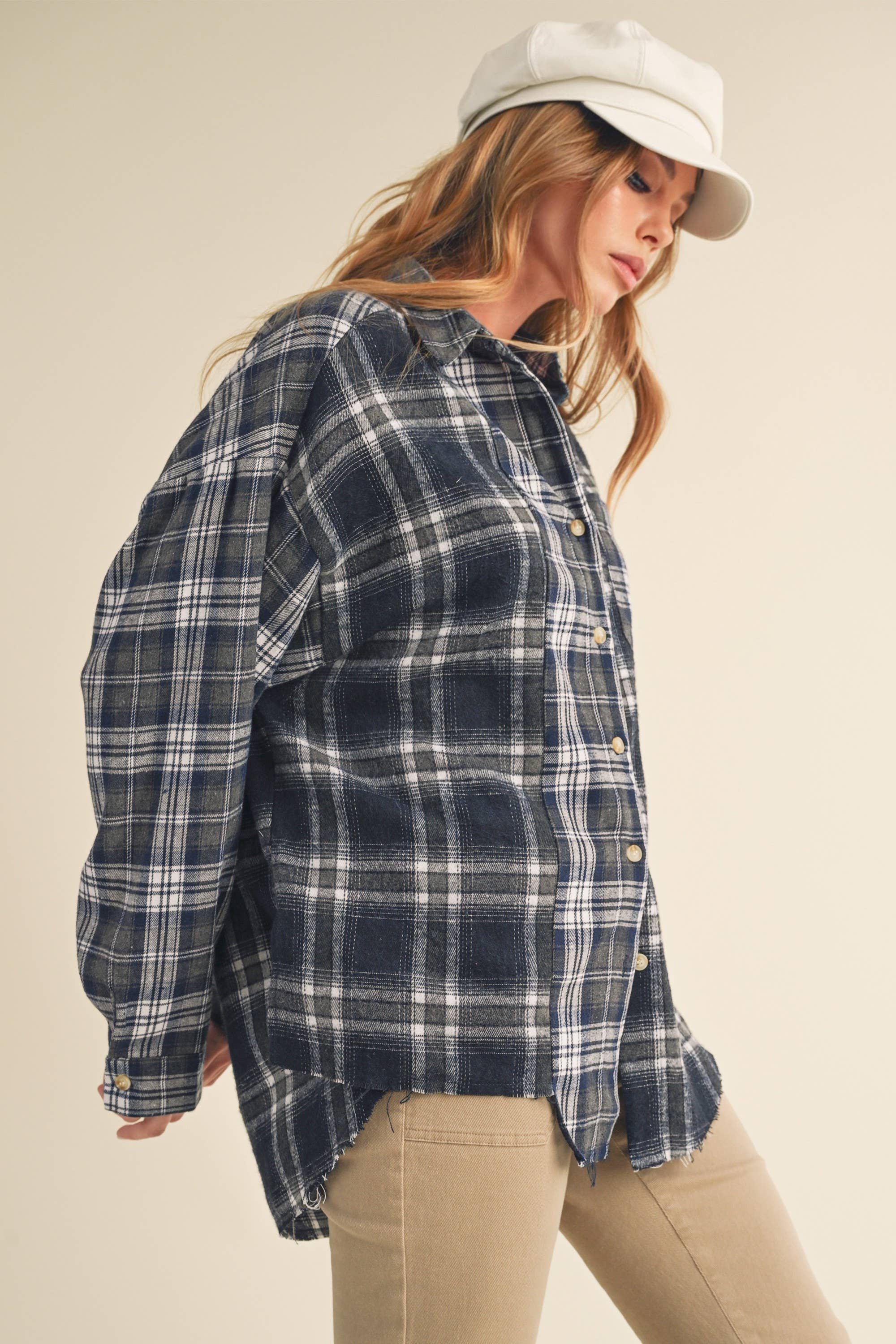 AEMI + CO – Camisa com botões no colarinho – Mulher por atacado – Camisa de flanela oversized Noelle 845AN16