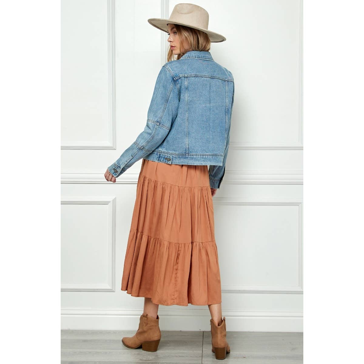 Veveret - Wholesale Denim Jacket - Women's - Cropped Denim Jacket with Asymmetric Seam14