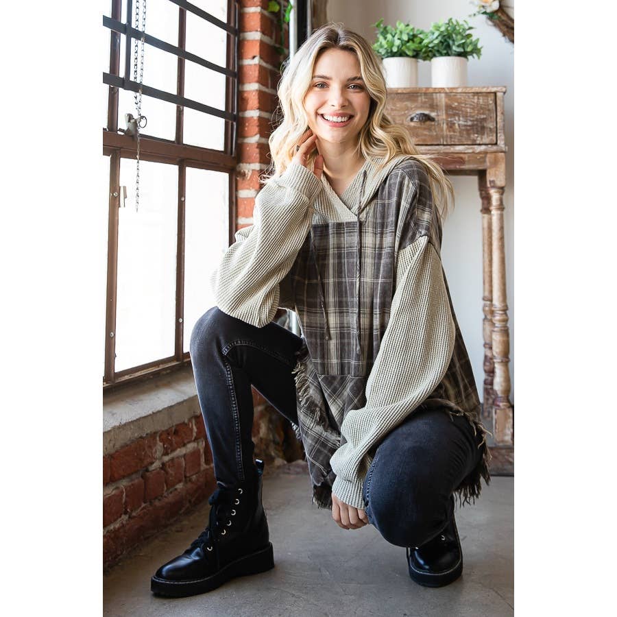 Oli&Hali - Vente Sweat à capuche – femme - PULL À CAPUCHE À CARREAUX DÉLAVÉ AVEC OURLET BRUT ET MANCHES LONGUES9