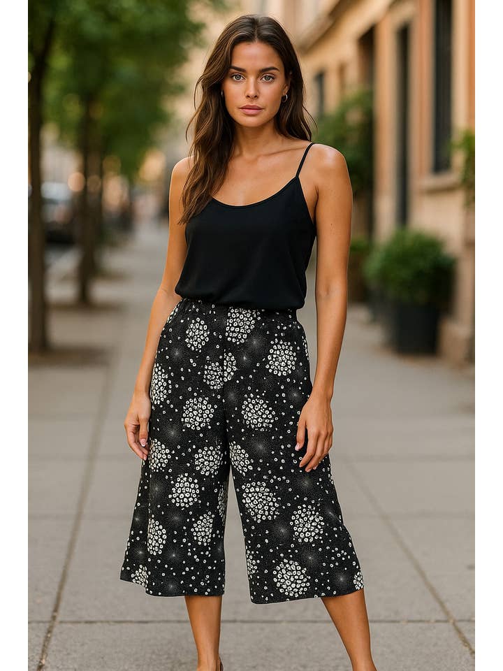 A Woman we Love - Wholesale Shorts - Women's - Pack of 20 Shorts & Capri Pants – Mixed Sizes and Colors 8