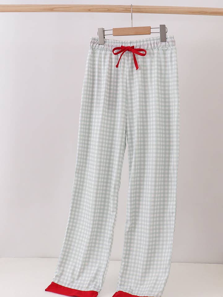 Sagefarvede gingham mom pyjamasbukser for engroshandel hos Aspen Rain Boutique