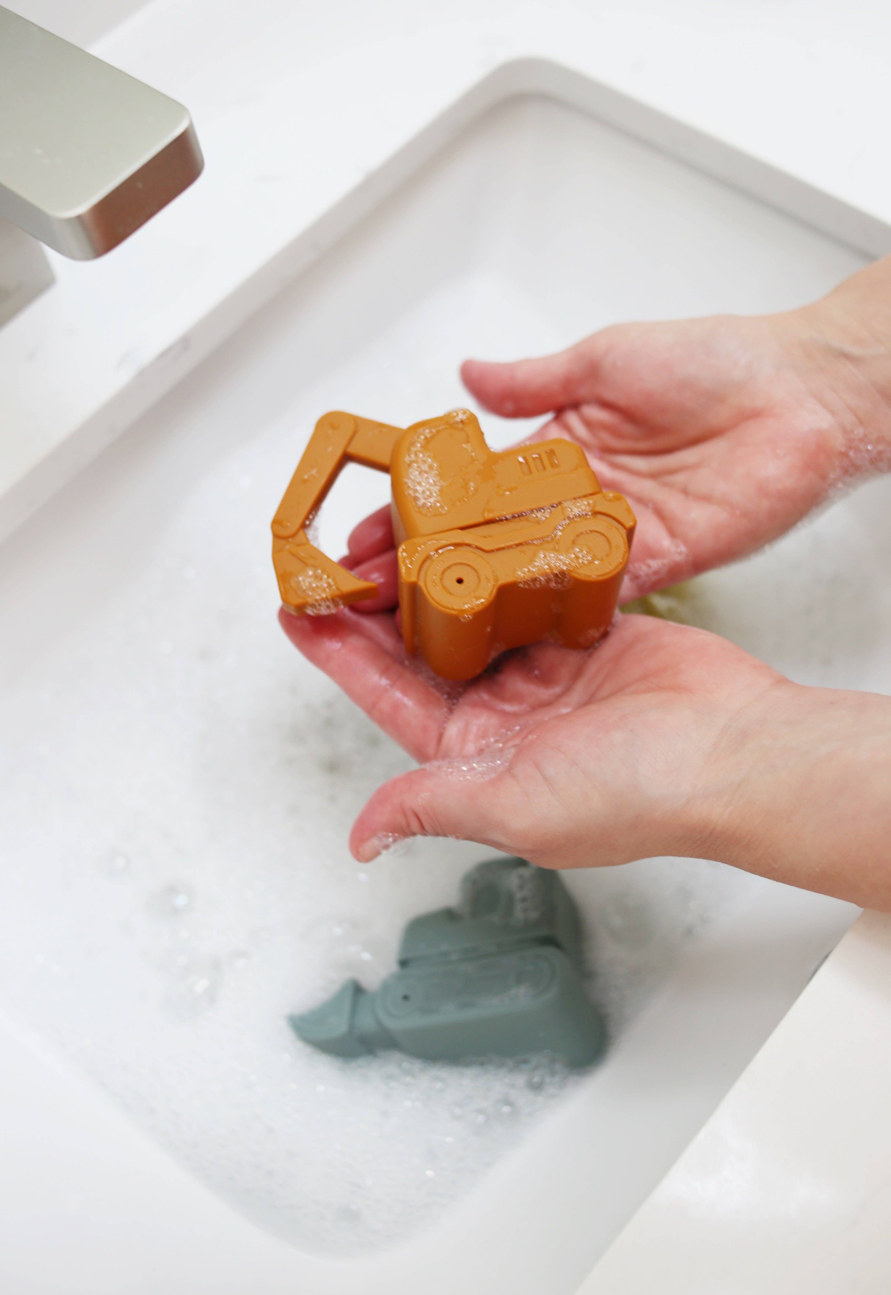 Marlowe & Co - Wholesale Bath Toy - Baby - Construction Vehicle Mold Free Silicone Bath Toy Set 5