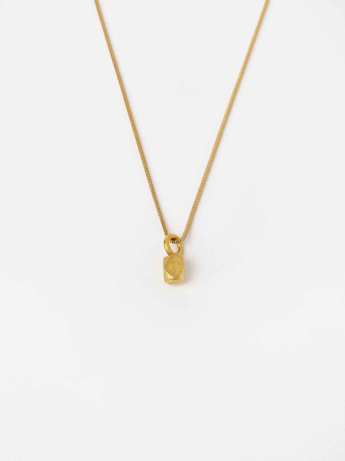 Ombre Claire - Wholesale Pendant/Charm Necklace - Collier pendentif bourgeon0