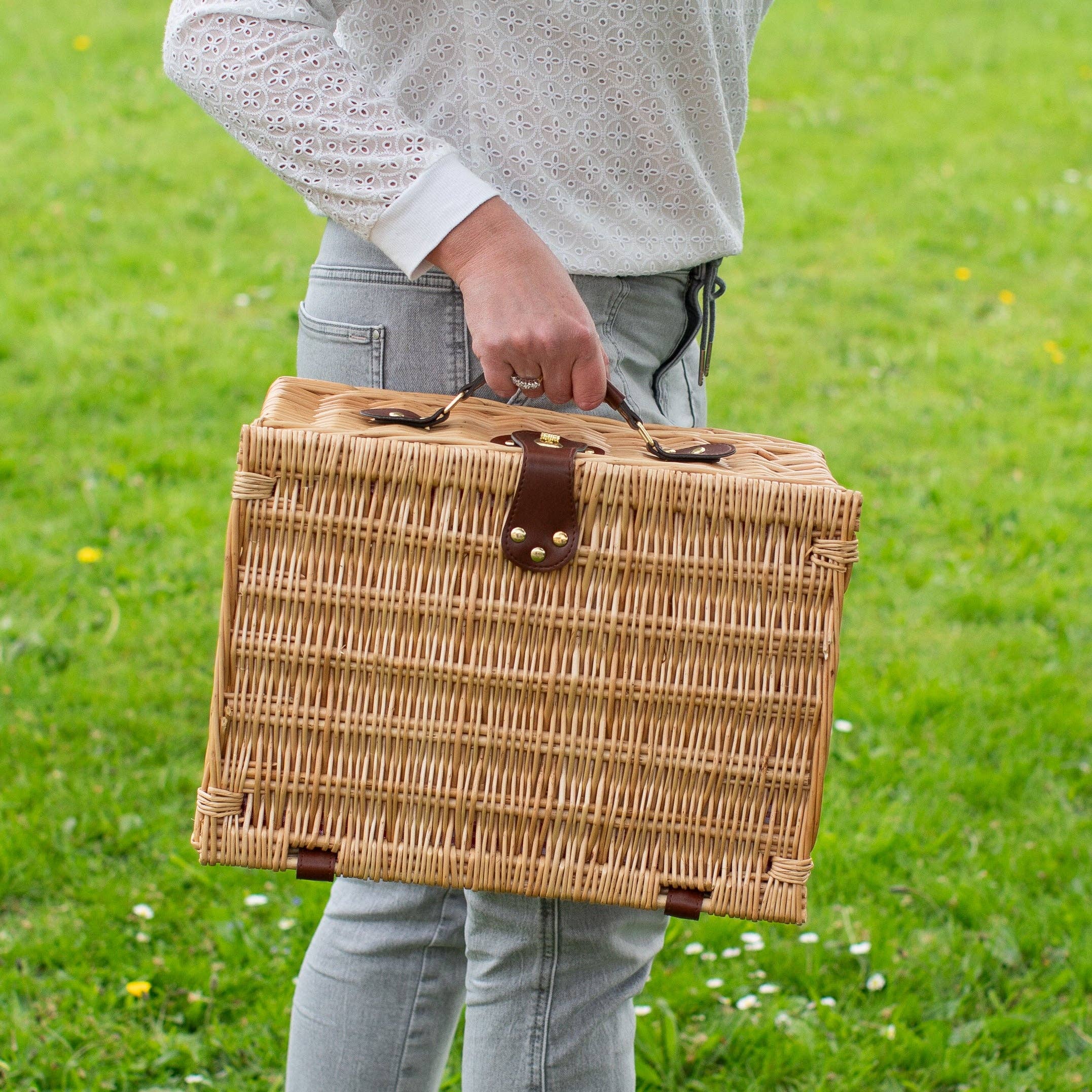 Arthur Cameron - Wholesale Picnic Basket - Natural Wicker 2-Person Picnic Basket with Blue Gingham Lining3