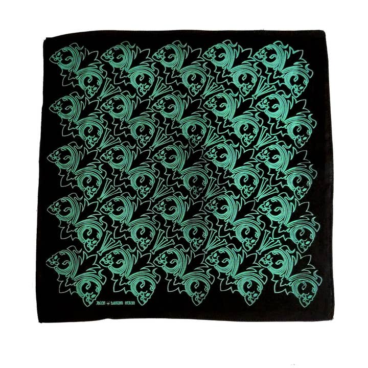 Mouchoir Necropolis Skull pour la vente par Dancing Heron