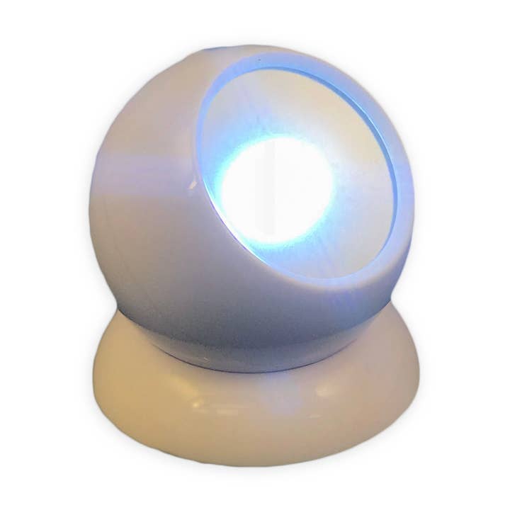 Revolución Foco Magnético LED COB con Rotación de 360° Paquete de 2 y otras tendencias de Resultados para focos led al por mayor. Devoluciones gratuitas y condiciones de pago a 60 días en Faire en Faire.