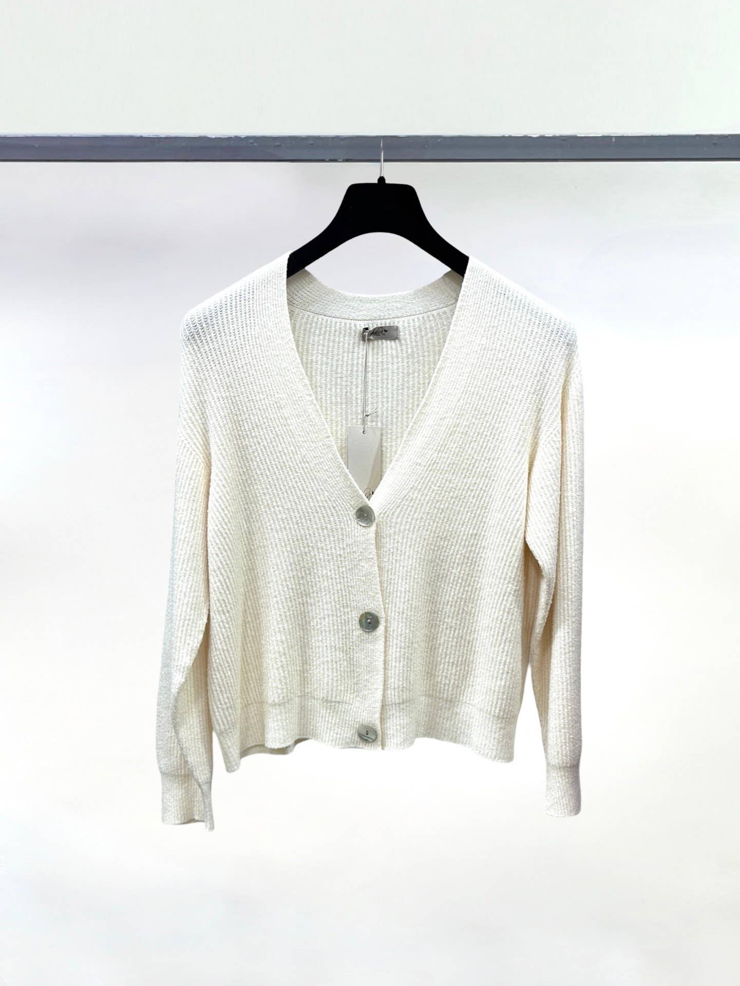 JULIA PARIS – wholesale Kofta - Dam – Ribbad kort kofta med långa ärmar och knappar6