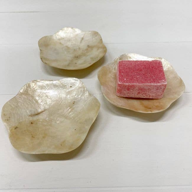 ByBazz – wholesale Decorative plate/dish/bowl – Schaaltje Schelp Capiz XS Goud3