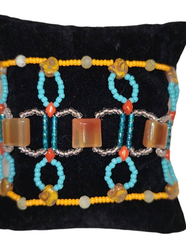 Bracelet Providence en Cornaline et Coquelicot pour la vente par Tsuga Beadwork