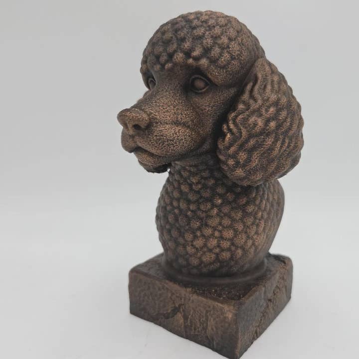 Busto de caniche - estatua de perro tipo busto, adorno pintado a mano para amantes de los perros y decoración del hogar para venta al por mayor de 3DijkstraFinds