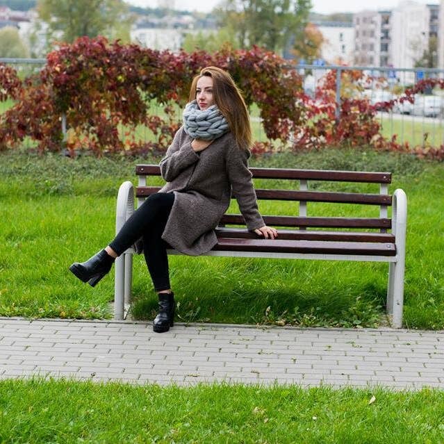 woolexperts - Wholesale Scarf - Women's - Chunky Knit Merino Wool Infinity Scarf with Hood Handmade #59