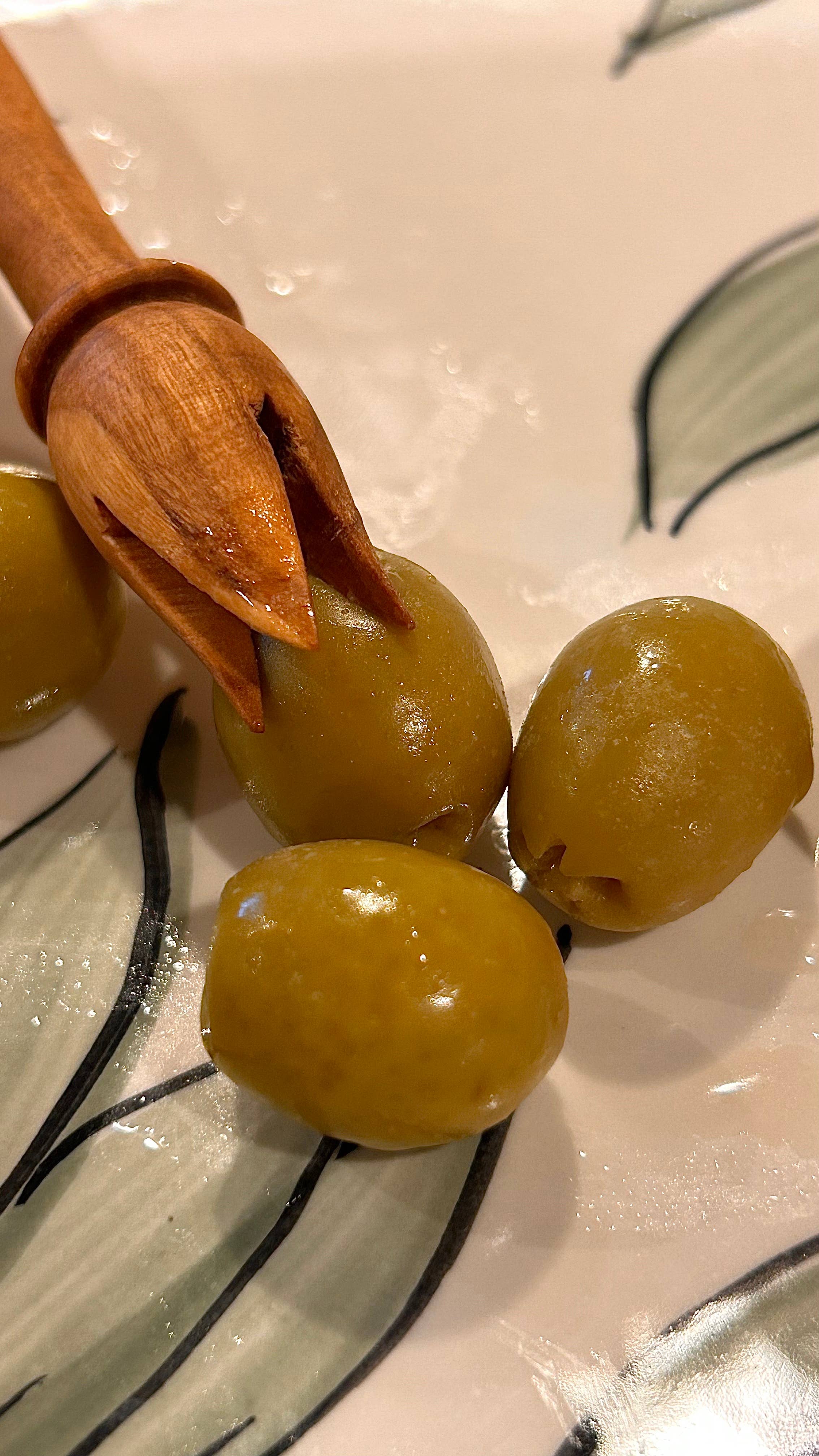 ZINE & LYNE - Wholesale Tooth Picks/Party Picks - olive pick3