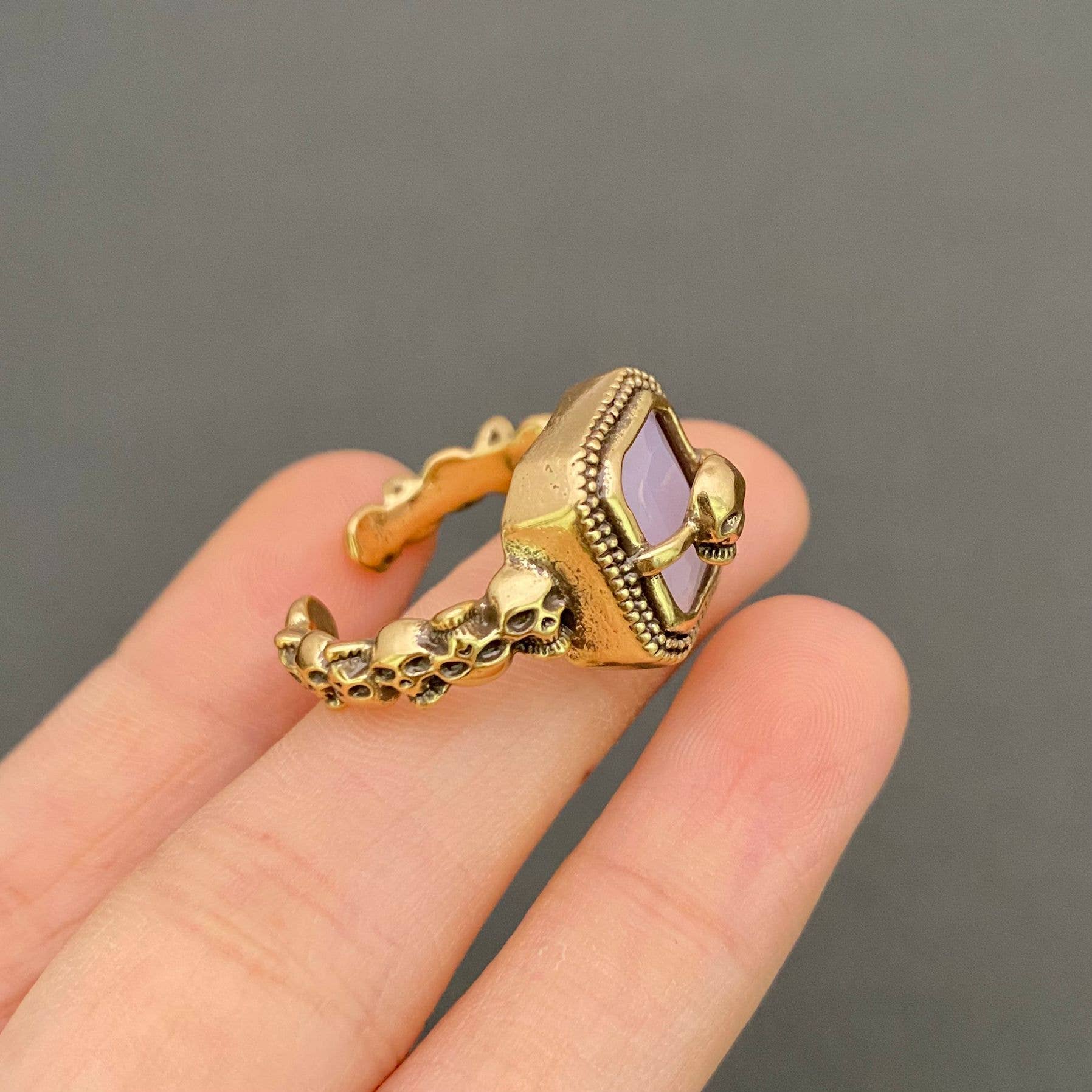 Mio Queena - Wholesale Cocktail/Statement Ring - Vintage Crystal Inlaid Skull Ring - GT1