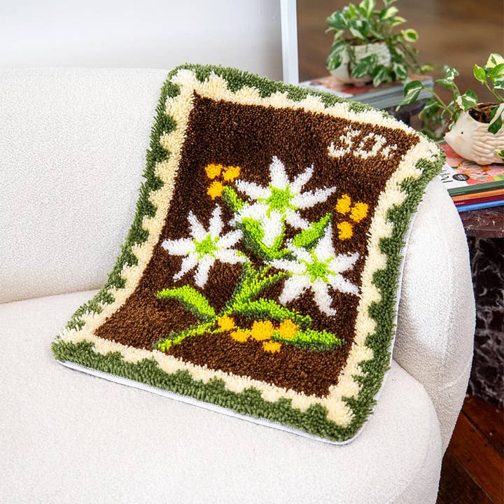 Craft Club - Wholesale DIY craft kit - Flannel Flower Stamps - XL Latch Hook Rug Kit1