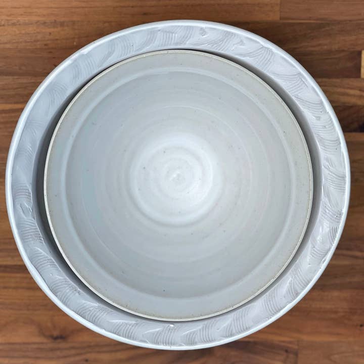 Bol à céréales et à légumes de taille moyenne en grès blanc doux et minimaliste. pour la vente par Chrys' Porcelain