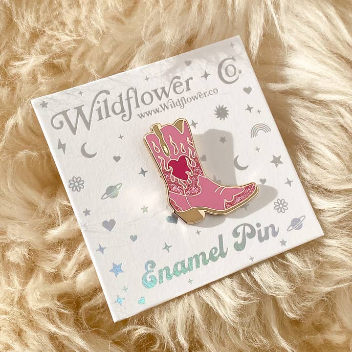 Flaming Cowgirl Boot Pin - roze, lila en wit voor wholesale door Wildflower + Co.