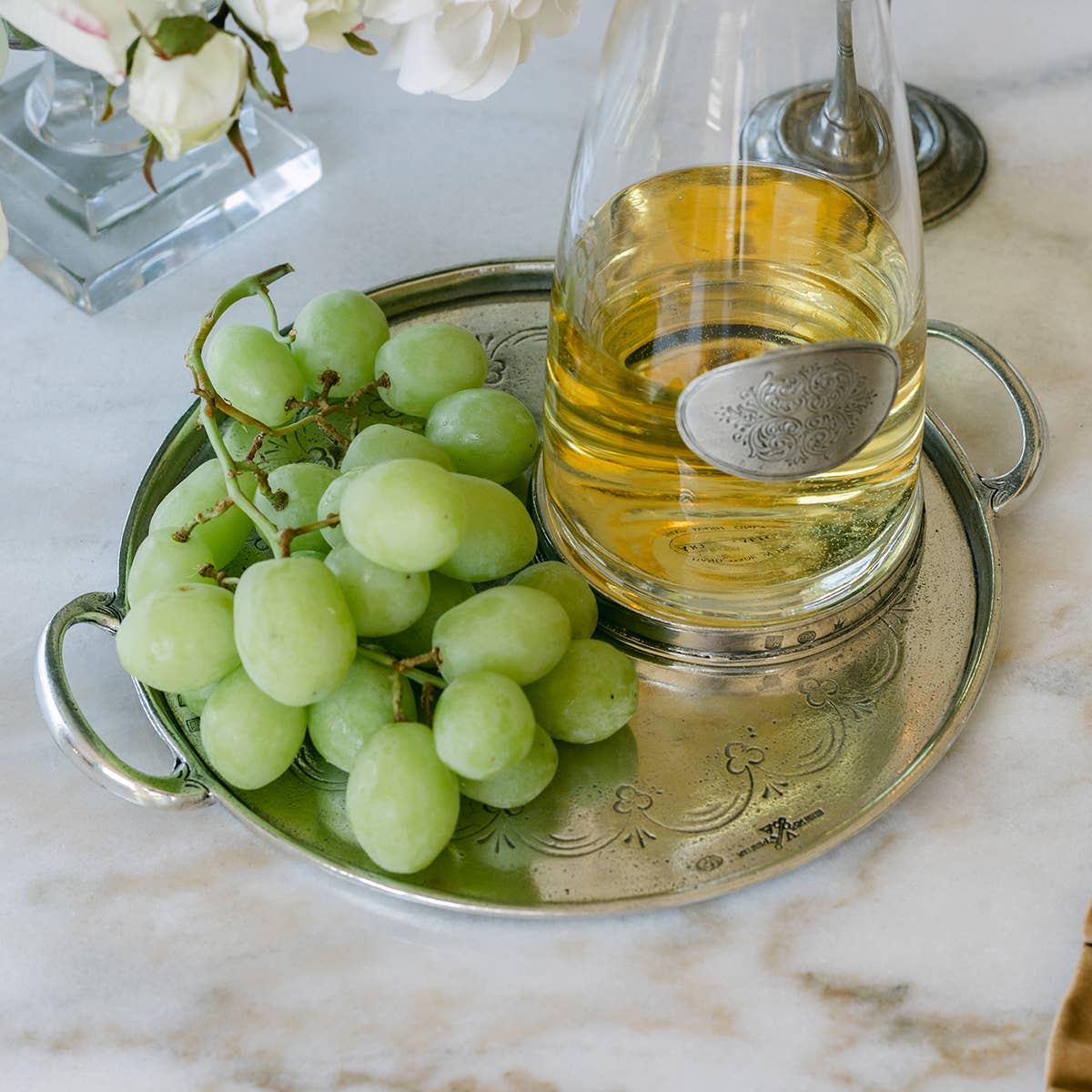 Arte Italica & Crown Linen Designs – wholesale Decorative tray – Vintage Pewter Round Tray With Handles2