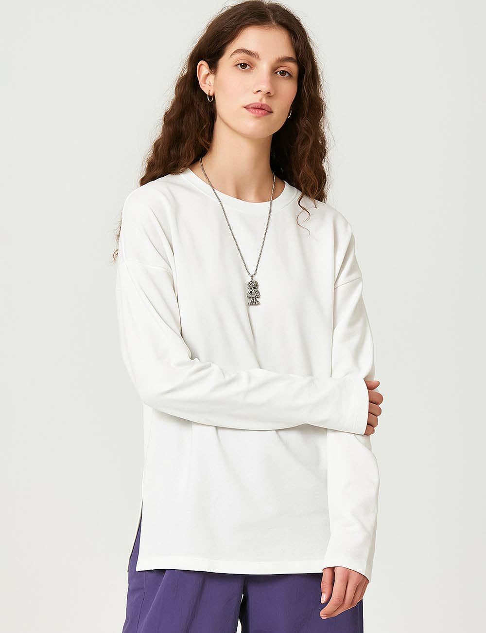 Ladies White Round Neck Long Sleeves T-Shirt for wholesale on Faire3