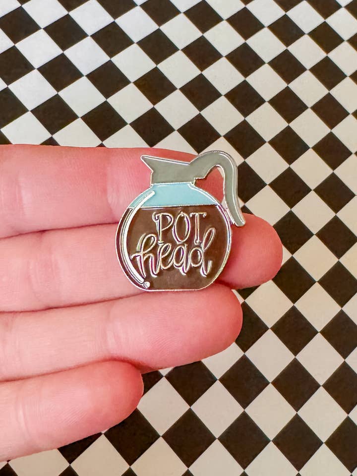 Testa di Erba | Spilla in Smalto per la vendita all'ingrosso da parte di Larry’s Waffle Shop