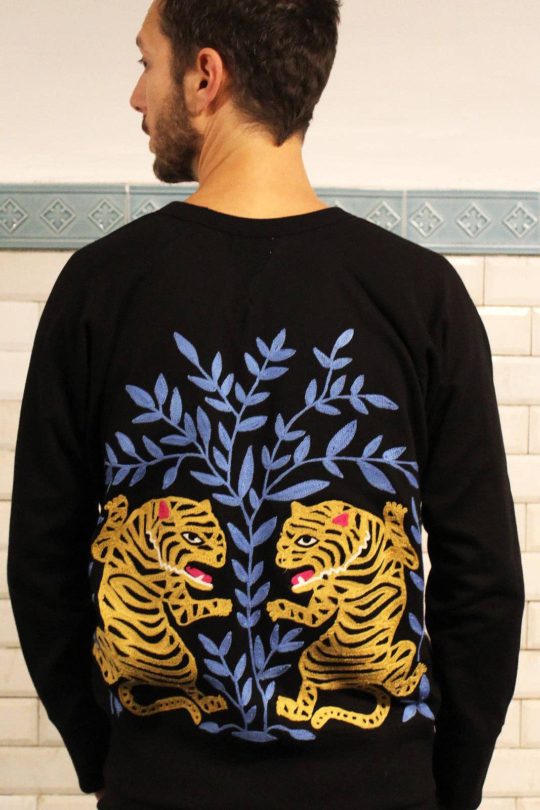 Curiosity Lab - Wholesale Sweatshirt - Women's - Embroidered tiger sweatshirt7