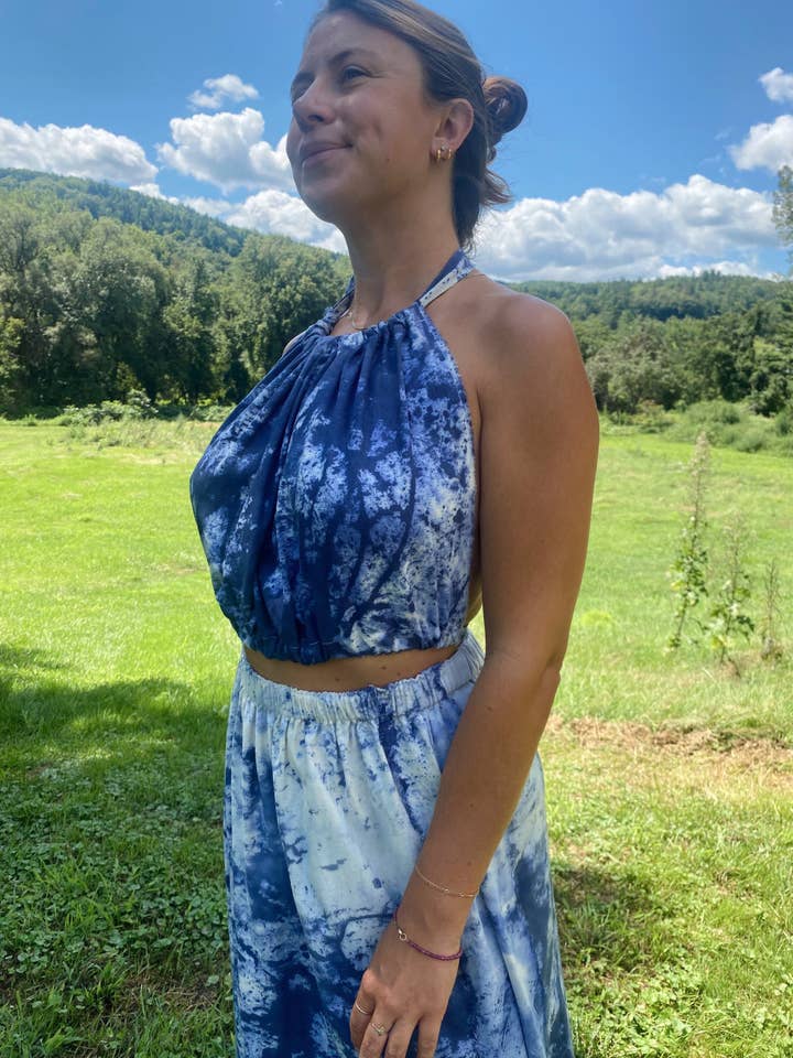 Neckholder-Top//blaue Wolke aus Rohseide für den Großhandel von Explore Designs By Emelia Prince Ruyle