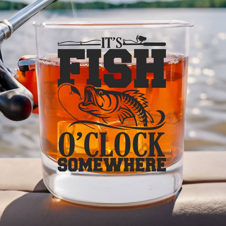 Verre à whisky de pêche, sérigraphié, Fishing O'clock pour la vente par Blue Ridge Mountain Gifts