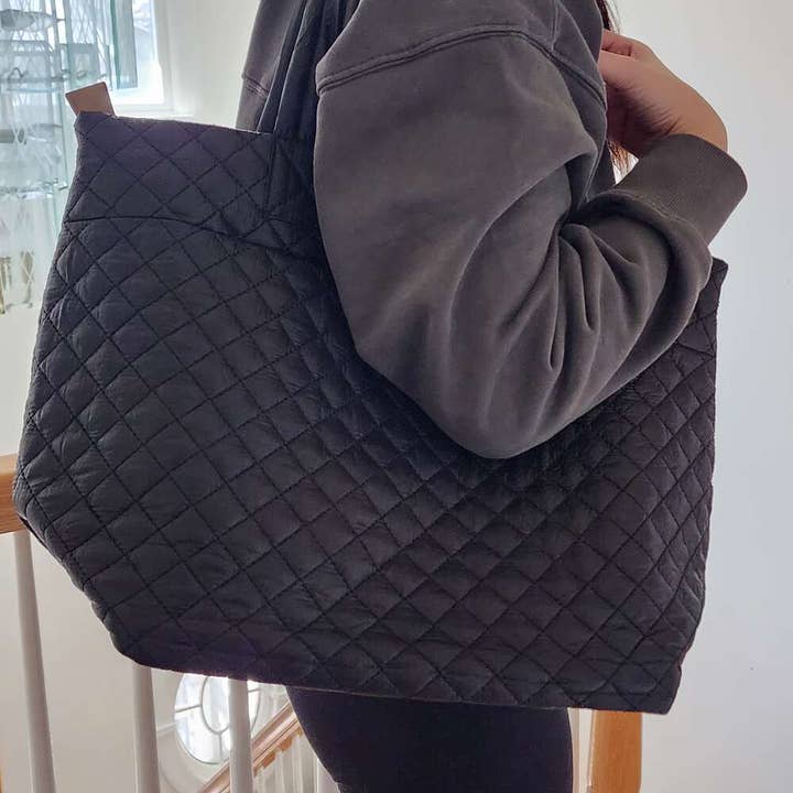 Hatzzi - Wholesale Tote Bag - Women's - Large Nylon Quilted Puffer Top Zip Tote1